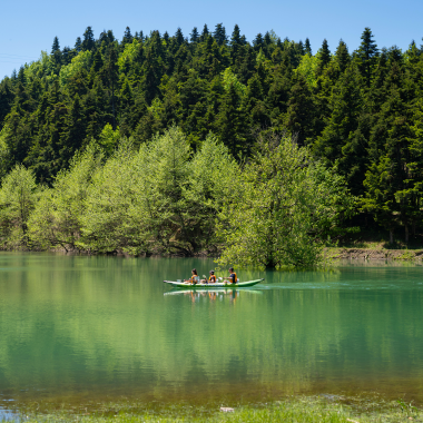 Каяк надувной трехместный с веслами Aqua Marina betta-475 (475х80) Каяк надувной трехместный с веслами Aqua Marina betta-475 (475х80)