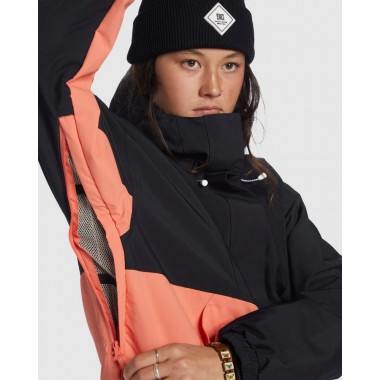 Куртка жен. DC chalet anorak black Куртка жен. DC chalet anorak black